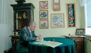 Председатель Законодательного Собрания Сергей Грачев посетил объекты социально-образовательной сферы Тоцкого района 